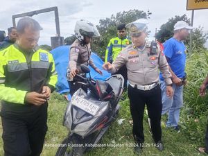 Motor Dikendarai Pasangan Kekasih Terjun ke Jurang Magetan gegara Rem Blong Motor Dikendarai Pasangan Kekasih Terjun ke Jurang Magetan gegara Rem Blong