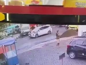 Viral Pria Cianjur Tendang Anak Kucing hingga Tewas Viral Pria Cianjur Tendang Anak Kucing hingga Tewas