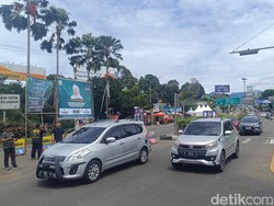 Video One Way Diberlakukan, Kendaraan Menuju Puncak Bogor Disetop