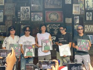 Perhatikan Peringatan Ini di Album Vinyl Terbaru Slank Perhatikan Peringatan Ini di Album Vinyl Terbaru Slank