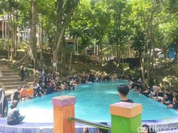 Libur Natal, Pengunjung Padati Wisata Permandian Air Panas Lejja di Soppeng
