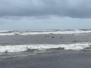 Main Air di Area Palung, 3 Wisatawan Klaten Hanyut di Pantai Parangtritis Main Air di Area Palung, 3 Wisatawan Klaten Hanyut di Pantai Parangtritis