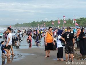Sistem Parkir Berlapis di Pangandaran Disorot Wisatawan Sistem Parkir Berlapis di Pangandaran Disorot Wisatawan