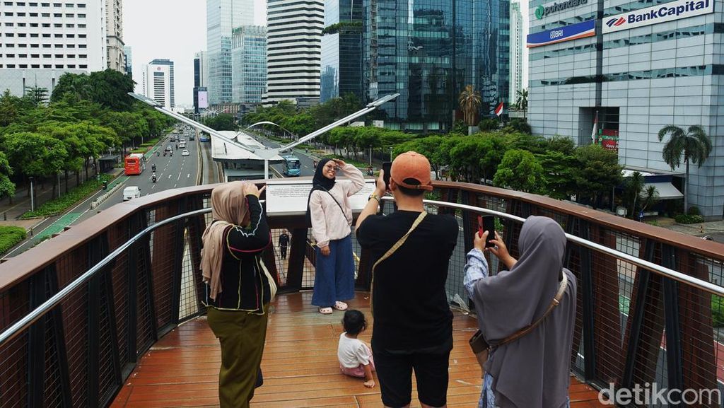 110 Juta Orang Diperkirakan Berwisata Selama Nataru 2024 110 Juta Orang Diperkirakan Berwisata Selama Nataru 2024