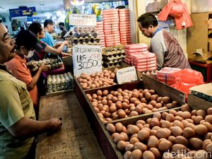 Bos Bapanas-Titiek Soeharto Blusukan ke Pasar, Temukan Harga Telur Naik