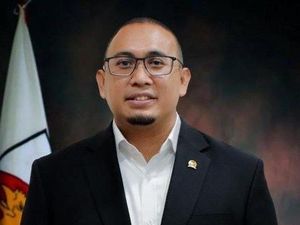 Andre Rosiade Ajak Warga Sumbar Ramaikan Jalan Sehat HUT Ke-17 Gerindra