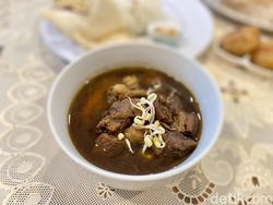 Blusukan ke Melawai Plaza Cicip Rawon dan Sop Djanda yang Lezat