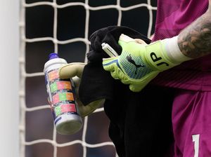 Contekan Pickford yang Jitu atau Penalti Haaland yang Buruk? Contekan Pickford yang Jitu atau Penalti Haaland yang Buruk?