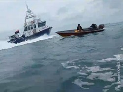 Video: Detik-detik Nelayan di Batam Diintimidasi Kapal Patroli Singapura