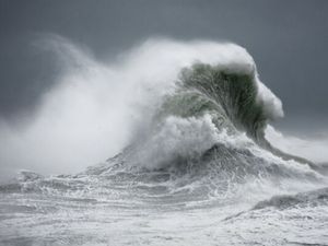 Kumpulan Foto Ombak, Menakjubkan Sekaligus Menakutkan