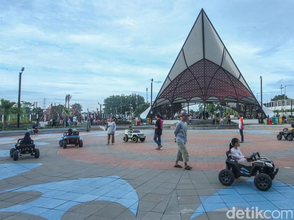 Liburan Murah Meriah di Alun-alun Kota Depok