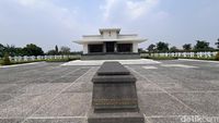 Potret Makam Ereveld Kembang Kuning Surabaya