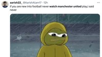 Suporter satu ini memberi saran untuk yang baru berkecimpung di sepakbola: Jangan nonton Manchester United! (Foto: Twitter)