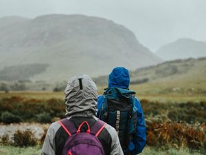 Apakah Aman Mendaki Gunung Saat Musim Hujan? Begini Penjelasan dan Tipsnya Apakah Aman Mendaki Gunung Saat Musim Hujan? Begini Penjelasan dan Tipsnya