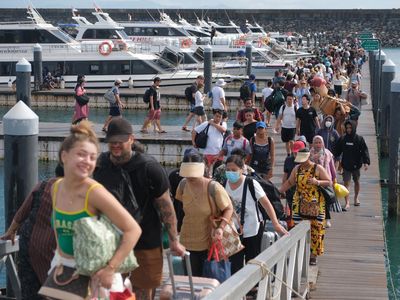 Pergerakan Wisatawan di Pelabuhan Sanur Bali Meningkat