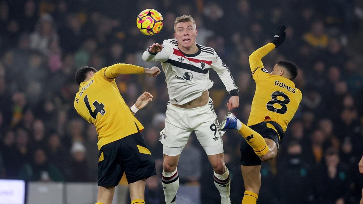 Rasmus Hojlund tak berkutik saat Manchester United dikalahkan Wolverhampton Wanderers (Foto: REUTERS/Chris Radburn)