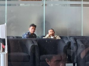 Anggota DPR Heri Gunawan-Satori Penuhi Panggilan KPK Terkait Korupsi CSR BI Anggota DPR Heri Gunawan-Satori Penuhi Panggilan KPK Terkait Korupsi CSR BI
