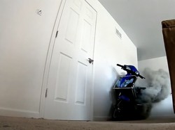 Ngeri! Ini Dampaknya Jika Motor Listrik Terbakar di Dalam Rumah