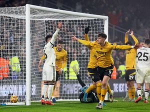 Kala Bruno Fernandes Diganjar Kartu Merah hingga MU Menyerah 0-2 Atas Wolves Kala Bruno Fernandes Diganjar Kartu Merah hingga MU Menyerah 0-2 Atas Wolves