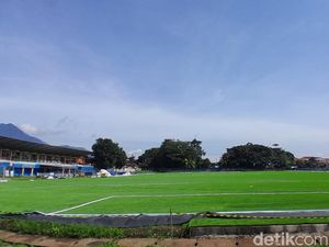 Stadion Legendaris di Garut yang Kini Berumput Sintetis Stadion Legendaris di Garut yang Kini Berumput Sintetis