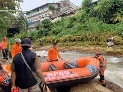 Hanyut di Sungai Ciliwung Sejak 2 Hari, ABG di Bogor Belum Ditemukan