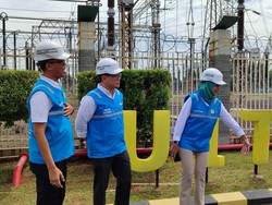 Pastikan Pasokan Listrik Saat Nataru Aman, Wamen BUMN Cek Gardu Induk PLN