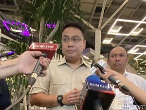 Naik Kereta Api, Wamenkomdigi Cek Jaringan Telekomunikasi di Jalur Pantura