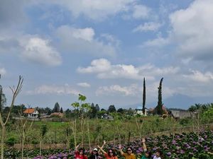 Cantiknya Wisata Dusun Kuliner Kota Batu, Serasa di Negeri Dongeng