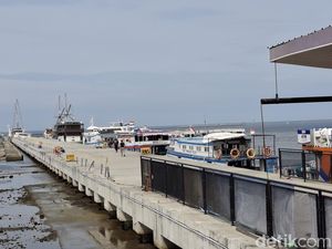 Efek Rob, Wisatawan ke Pulau Seribu Turun 80% Jelang Tahun Baru Efek Rob, Wisatawan ke Pulau Seribu Turun 80% Jelang Tahun Baru