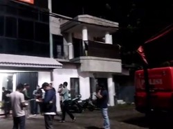 Video: Dugaan Kantor Media Lokal di Bogor Dibakar OTK, Polisi Turun Tangan