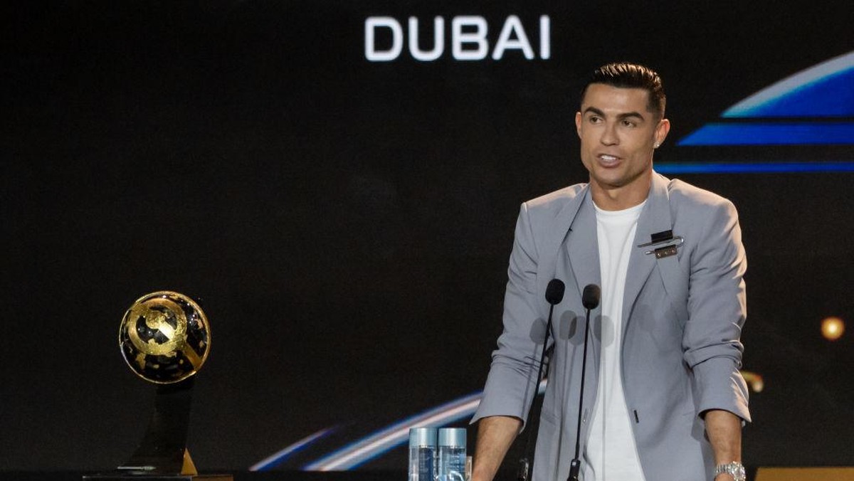 Cristiano Ronaldo dalam acara Globe Soccer Awards. Foto: Anadolu via Getty Images/Anadolu