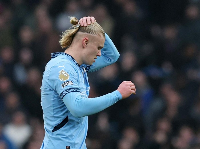 Soccer Football - Premier League - Manchester City v Everton - Etihad Stadium, Manchester, Britain - December 26, 2024 Manchester City's Erling Haaland reacts after the match REUTERS/Phil Noble EDITORIAL USE ONLY. NO USE WITH UNAUTHORIZED AUDIO, VIDEO, DATA, FIXTURE LISTS, CLUB/LEAGUE LOGOS OR 'LIVE' SERVICES. ONLINE IN-MATCH USE LIMITED TO 120 IMAGES, NO VIDEO EMULATION. NO USE IN BETTING, GAMES OR SINGLE CLUB/LEAGUE/PLAYER PUBLICATIONS. PLEASE CONTACT YOUR ACCOUNT REPRESENTATIVE FOR FURTHER DETAILS..