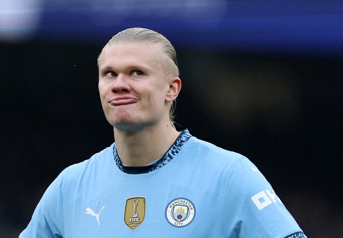 Soccer Football - Premier League - Manchester City v Everton - Etihad Stadium, Manchester, Britain - December 26, 2024 Manchester Citys Erling Haaland reacts after missing from the penalty spot REUTERS/Phil Noble EDITORIAL USE ONLY. NO USE WITH UNAUTHORIZED AUDIO, VIDEO, DATA, FIXTURE LISTS, CLUB/LEAGUE LOGOS OR LIVE SERVICES. ONLINE IN-MATCH USE LIMITED TO 120 IMAGES, NO VIDEO EMULATION. NO USE IN BETTING, GAMES OR SINGLE CLUB/LEAGUE/PLAYER PUBLICATIONS. PLEASE CONTACT YOUR ACCOUNT REPRESENTATIVE FOR FURTHER DETAILS..     TPX IMAGES OF THE DAY