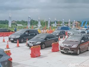 Puncak Mudik Nataru, Kendaraan Lewat GT Prambanan Capai 25.742 Unit Puncak Mudik Nataru, Kendaraan Lewat GT Prambanan Capai 25.742 Unit