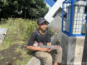 Kisah Pengamen Kota Bandung, Perjuangan di Jalanan dan Resolusi 2025 Kisah Pengamen Kota Bandung, Perjuangan di Jalanan dan Resolusi 2025