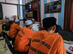 Pimpinan Ponpes hingga Ustaz Cabuli 4 Santriwati, Modus Minta Jaga Nenek