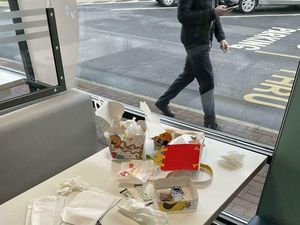 Potret Resto Berantakan Bikin Geger hingga Sop Ayam Klaten Enak di Jakarta