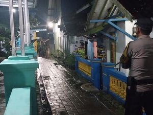 Densus 88 Polri Geledah Rumah Terduga Teroris di Garut