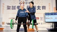 Sosok Nenek 90 Tahun di Taiwan yang Ikut Lomba Angkat Beban