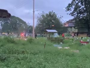 Viral Remaja di Makassar Perang Petasan di Kuburan, Polisi Amankan 8 Orang