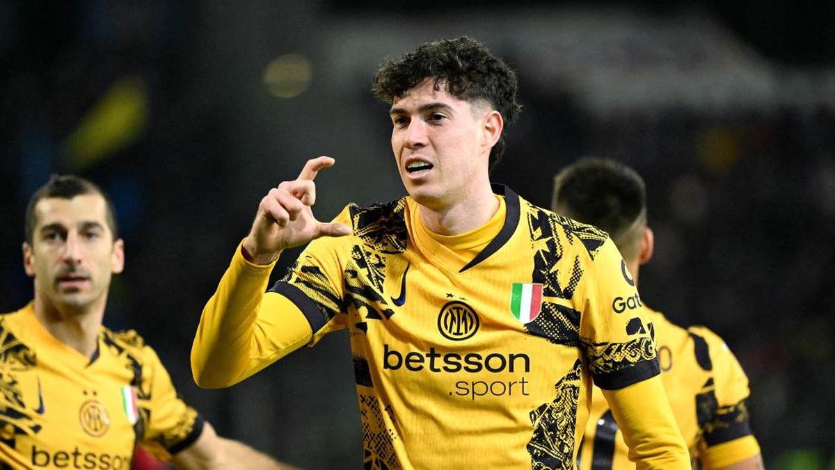Bek Inter Milan Alessandro Bastoni membantah timnya lebih mengutamakan Liga Champions ketimbang Serie A (Foto: REUTERS/Alberto Lingria)