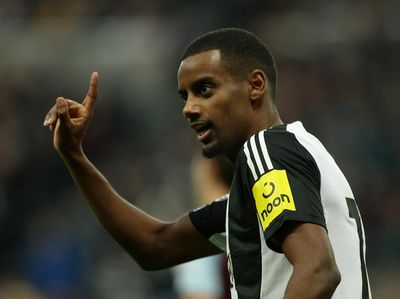 Gaji Selangit dari Tanah Arab yang Tak Goyahkan Isak