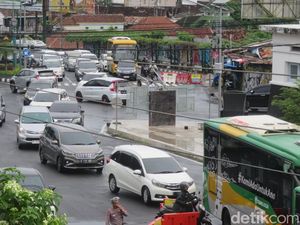 Car Free Night di Tugu-Malioboro-Titik Nol Jogja Saat Malam Tahun Baru Car Free Night di Tugu-Malioboro-Titik Nol Jogja Saat Malam Tahun Baru