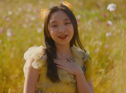 Kado Akhir Tahun Etenia Croft Lewat Jangan Bersedih