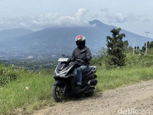 Konsumsi BBM Honda PCX 160 RoadSync, Jarang Mampir ke Pom Bensin Konsumsi BBM Honda PCX 160 RoadSync, Jarang Mampir ke Pom Bensin