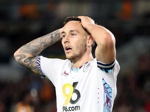 Profil Josh Brownhill, Kapten Burnley yang Tolak Klaim Malaysia