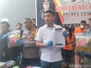 Pasutri di Gowa Belanja Pakai Struk Transfer Palsu di Warung Ditangkap Pasutri di Gowa Belanja Pakai Struk Transfer Palsu di Warung Ditangkap