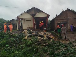 Puluhan Rumah di Jepara Rusak Diterjang Puting Beliung