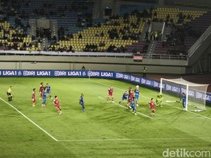 Klasemen Liga 1: Persib Bandung Tahun Baruan di Puncak Klasemen Liga 1: Persib Bandung Tahun Baruan di Puncak