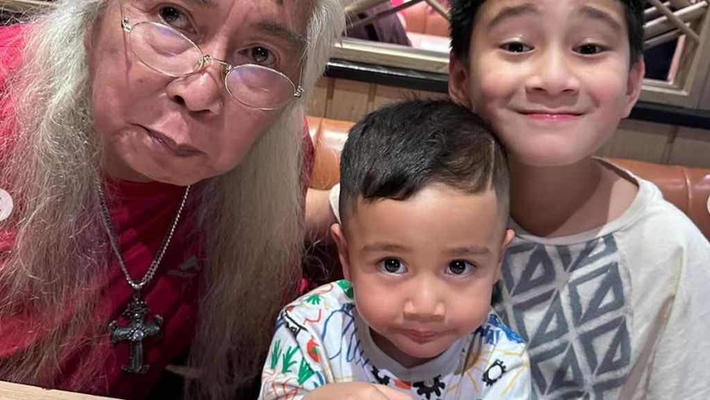 Rafathar dan Rayyanza Lepas Rindu dengan Gideon Tengker Rafathar dan Rayyanza Lepas Rindu dengan Gideon Tengker